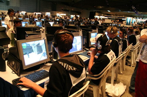 度引发了球 度引发了球